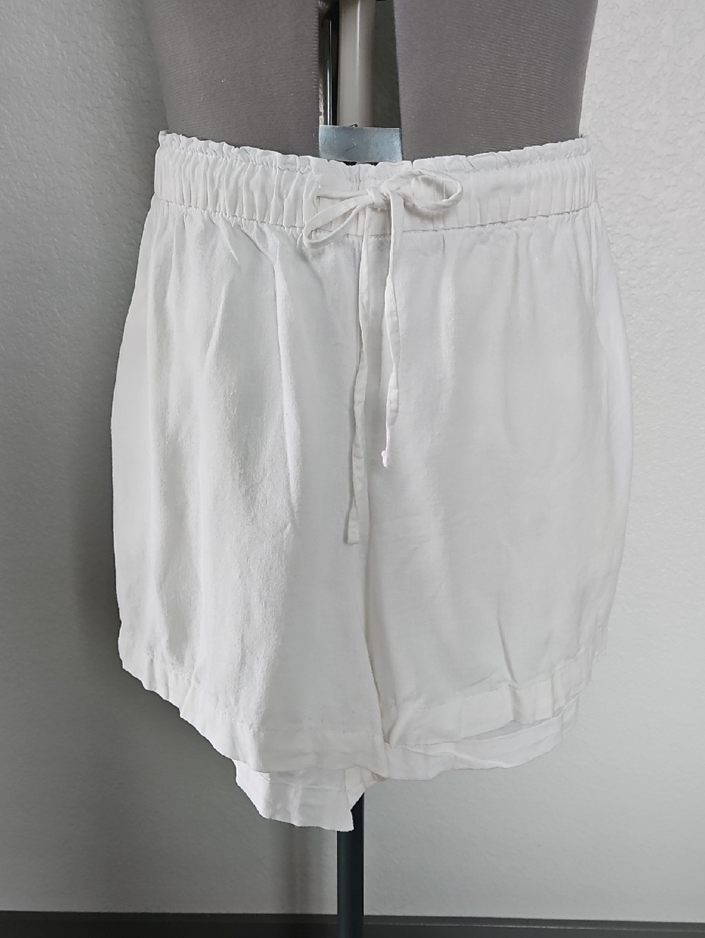 GAP White High-Waist Tie-Front Linen Shorts
